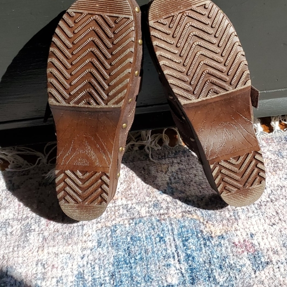 Bay Studio Clogs - Picture 4 of 6